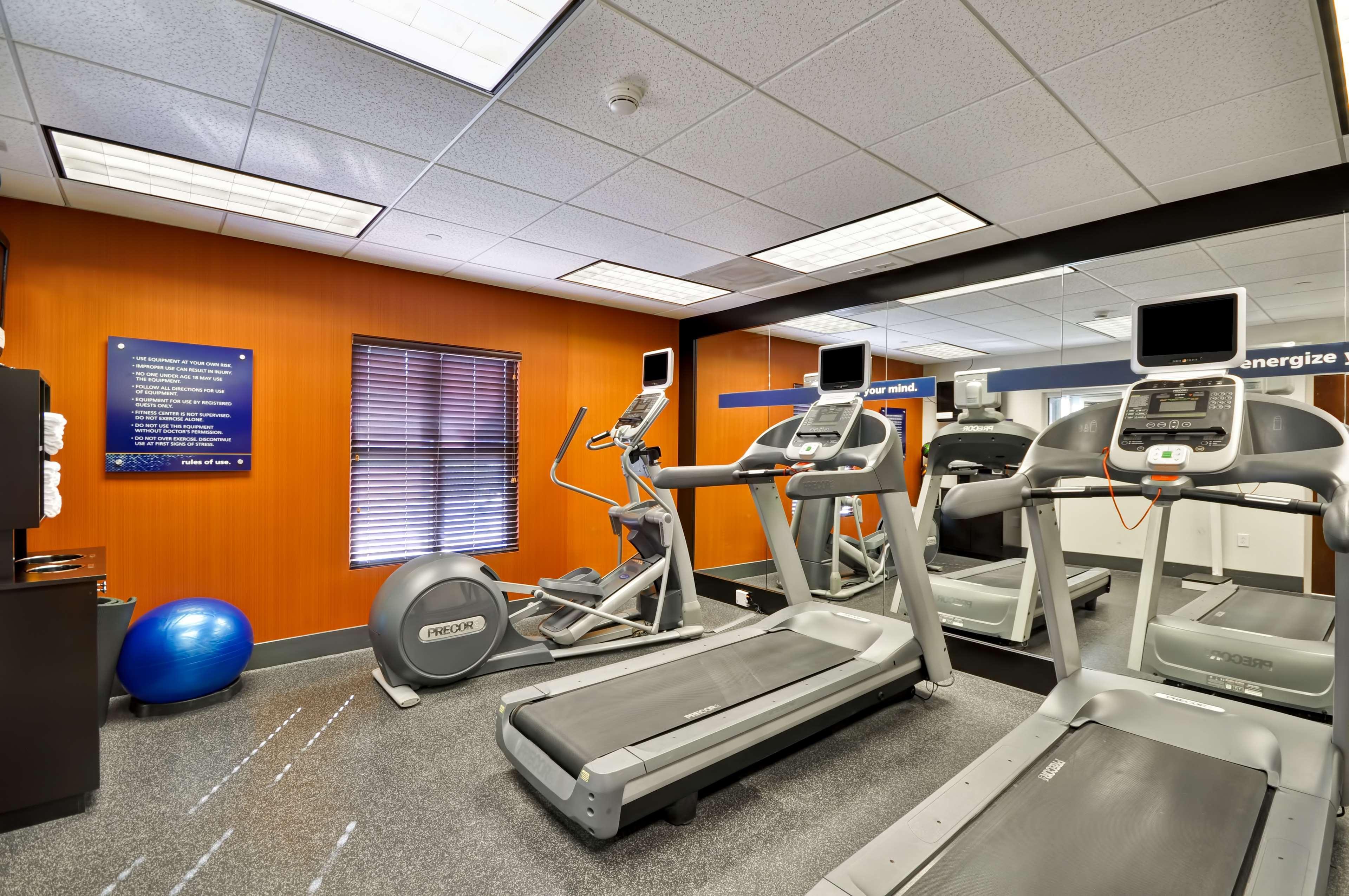 Hampton Inn And Suites Fredericksburg Extérieur photo